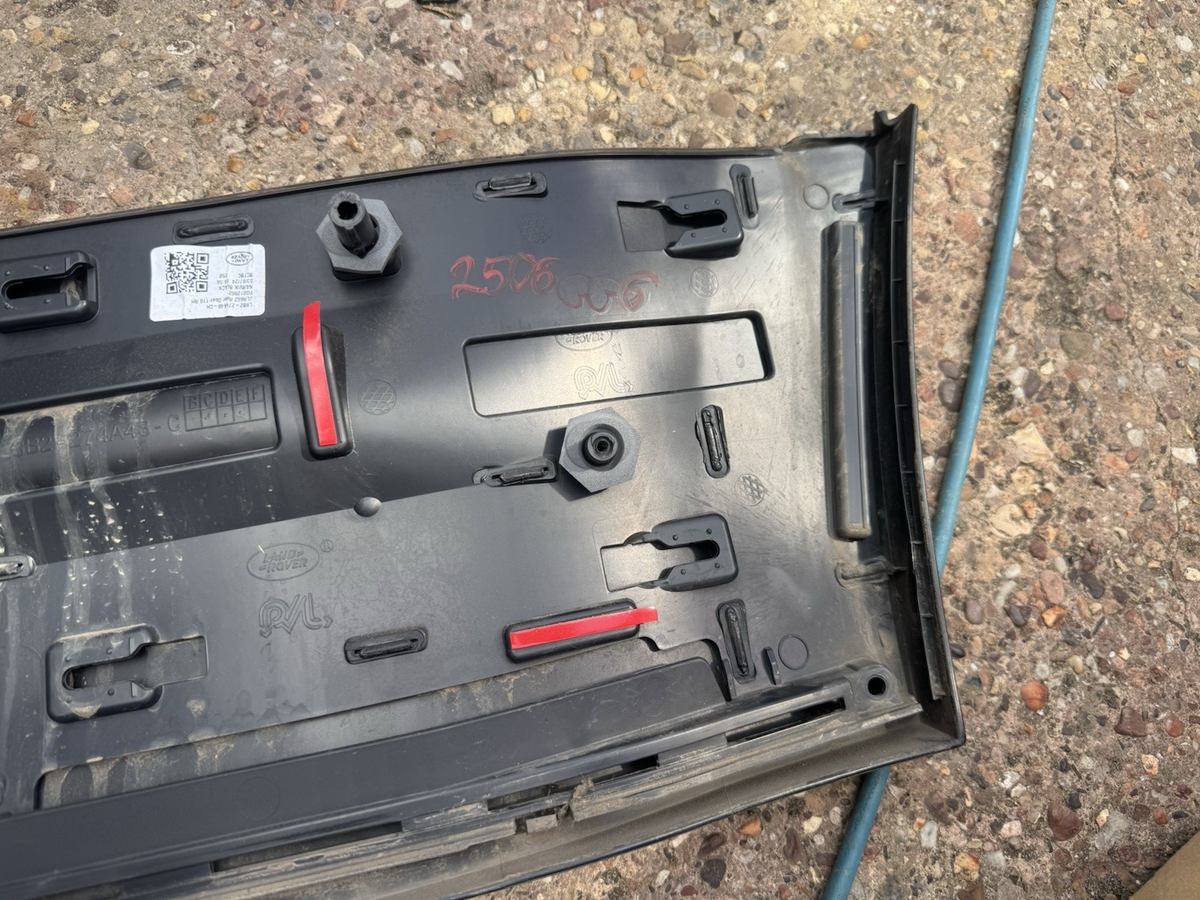 Land Rover Defender Rear Right Side Door Moulding 2020 ON L8B2-274A48-C Genuine