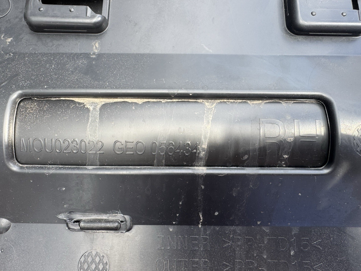 Land Rover Defender Rear Right Side Door Moulding 2020 ON L8B2-274A48-C Genuine