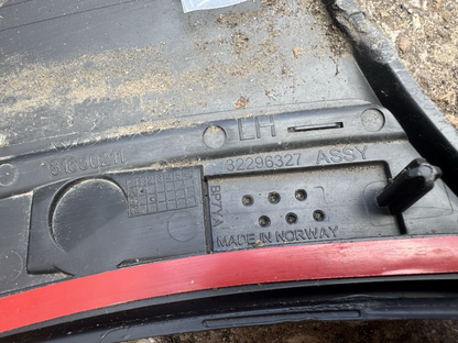 Volvo wheel arch trim 31650211 LH
