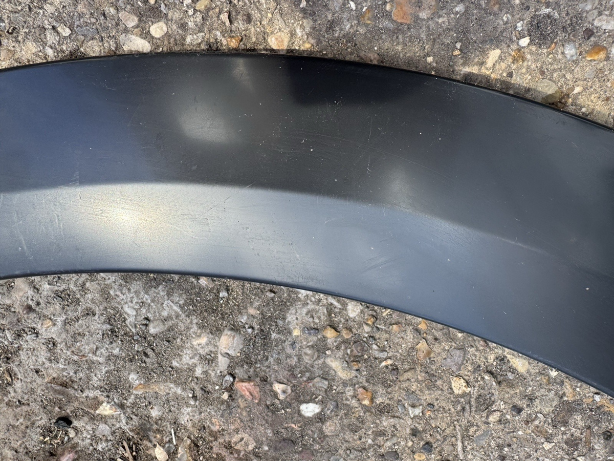 Genuine Volvo XC60 Left Rear Door Trim Moulding - Part Number 31650207