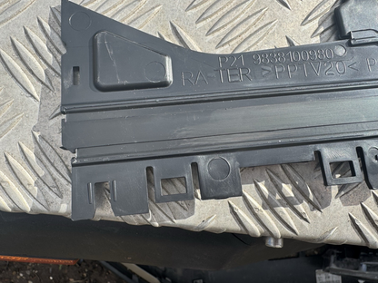 Peugeot 208 II air vent 9838100980