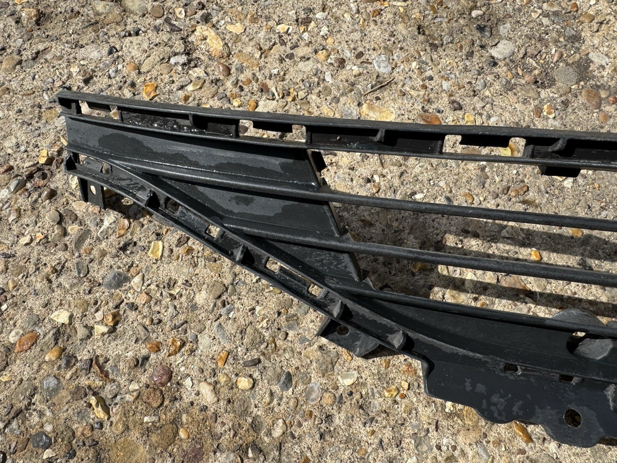 VAUXHALL ASTRA K FRONT CENTRE LOWER GRILLE GRILL 13423678 2016