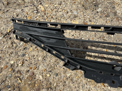 VAUXHALL ASTRA K FRONT CENTRE LOWER GRILLE GRILL 13423678 2016
