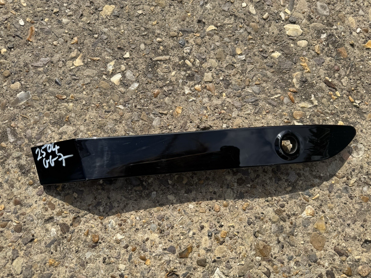 GENUINE RANGE ROVER EVOQUE REAR BUMPER LEFT TRIM M8D2-17D753-CA