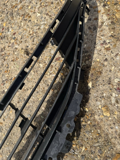 VAUXHALL ASTRA K FRONT CENTRE LOWER GRILLE GRILL 13423678 2016