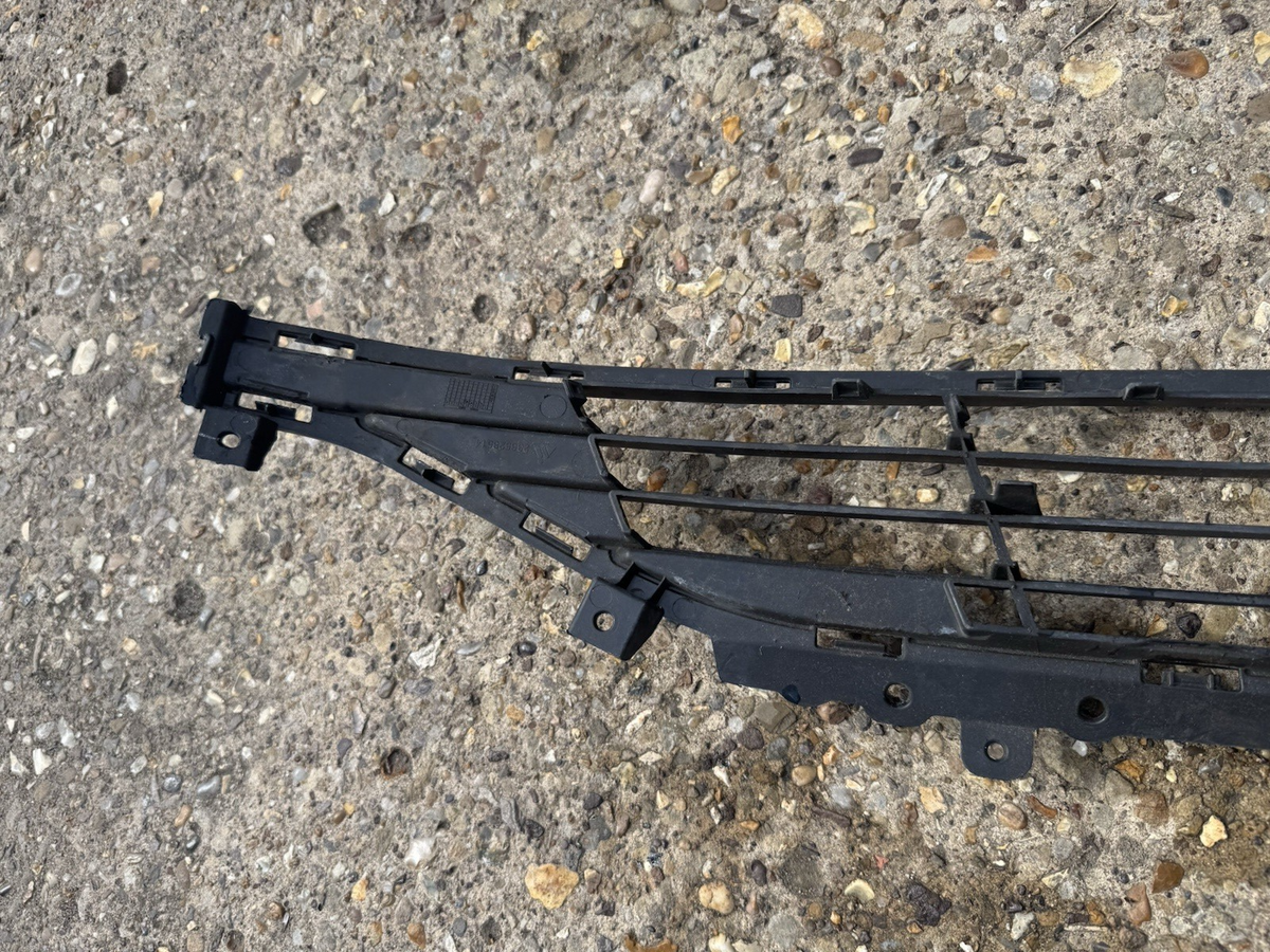 VAUXHALL ASTRA K FRONT CENTRE LOWER GRILLE GRILL 13423678 2016
