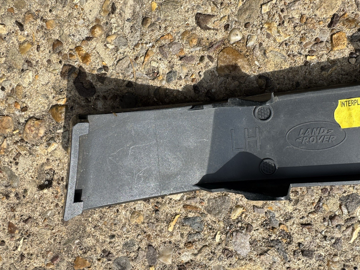 GENUINE RANGE ROVER EVOQUE REAR BUMPER LEFT TRIM M8D2-17D753-CA