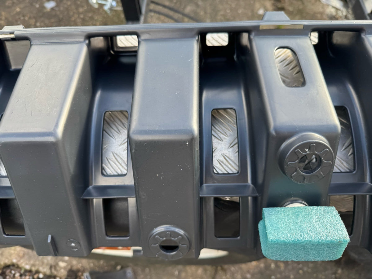 New Genuine OEM Peugeot 3008 Rear Bumper Bracket P/N- 7416P8::9682936080