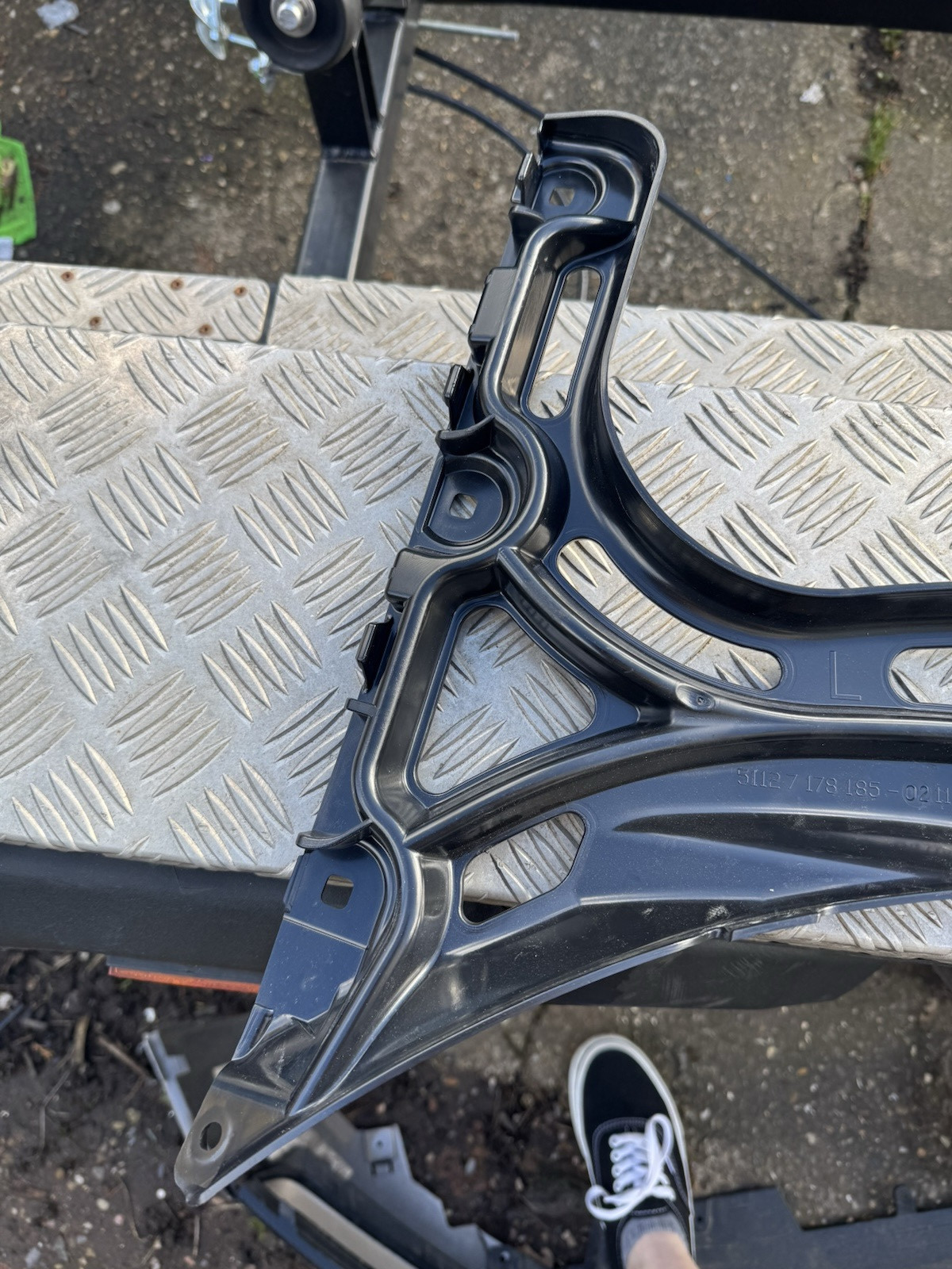 BMW 5 E60 Rear Bumper Bracket Left Side 7178185 2007
