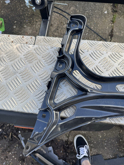 BMW 5 E60 Rear Bumper Bracket Left Side 7178185 2007