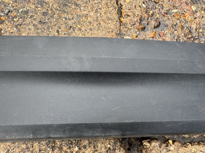 Volvo XC40 18-23 Lis Moulding Bawah Pintu Depan Kanan Original 31448317 31448337 I9K10