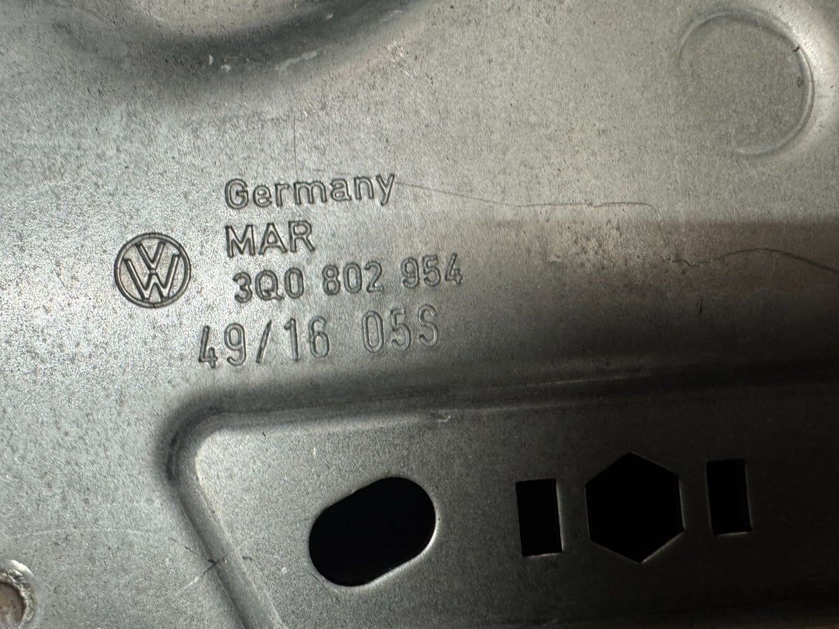 VW / Skoda ขายึดเบาะพิงหลัง เบาะหลัง 3Q0803876 ขวา บน