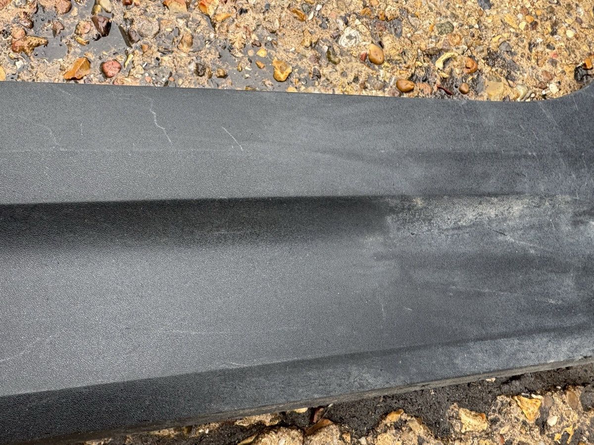 Volvo XC40 18-23 Lis Moulding Bawah Pintu Depan Kanan Original 31448317 31448337 I9K10