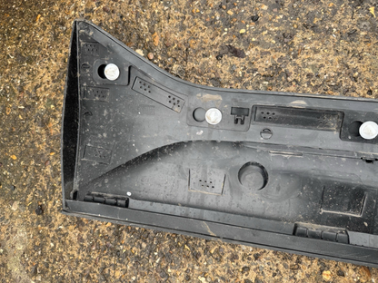 Volvo XC40 18-23 Lis Moulding Bawah Pintu Depan Kanan Original 31448317 31448337 I9K10