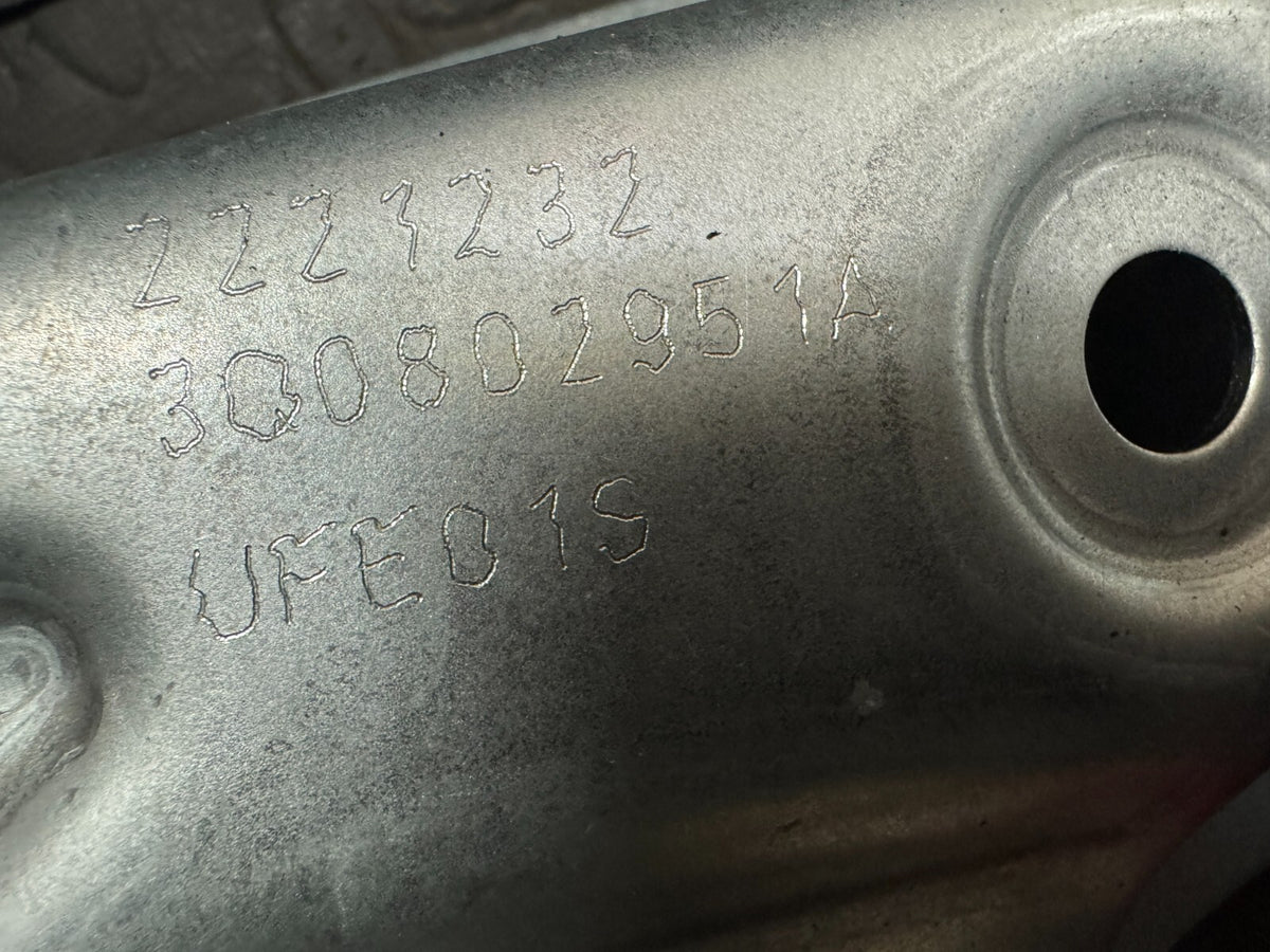 VW / Skoda ขายึดเบาะพิงหลัง เบาะหลัง 3Q0803875 ซ้าย บน