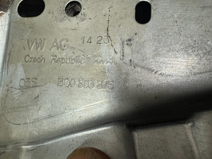 VW / Skoda ขายึดเบาะพิงหลัง เบาะหลัง 3Q0803875 ซ้าย บน