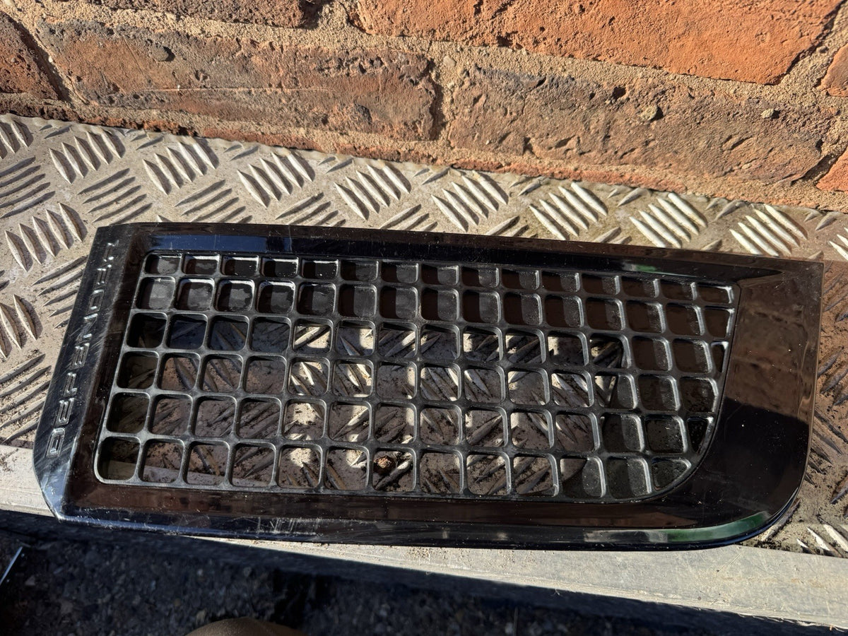 Land Rover Defender L663 Front Left Wing Air Vent Grill 2020 On N8B2-280B11-BA