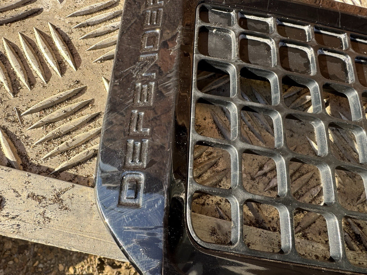 Land Rover Defender L663 Front Left Wing Air Vent Grill 2020 On N8B2-280B11-BA