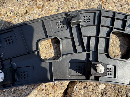 kia quarter garnish 877D2-DO100 RH 2023on
