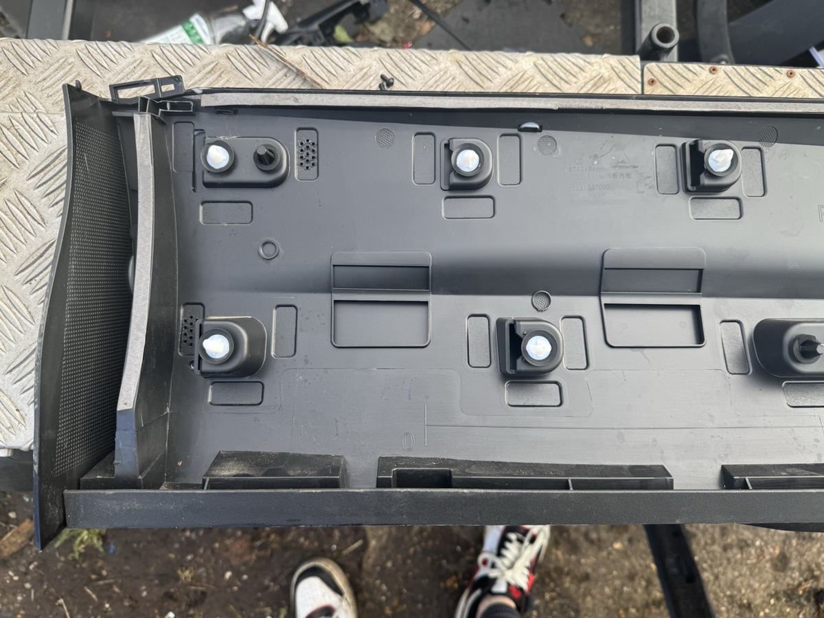 8891667069 left unknown door moulding 2022on