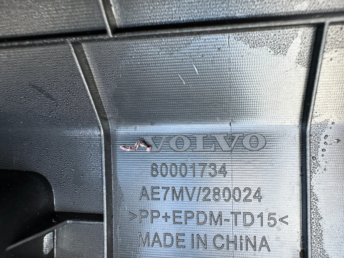 COVER PINTU BAGASI BELAKANG VOLVO ?POLESTAR? ORIGINAL TIDAK DIKETAHUI 80001734