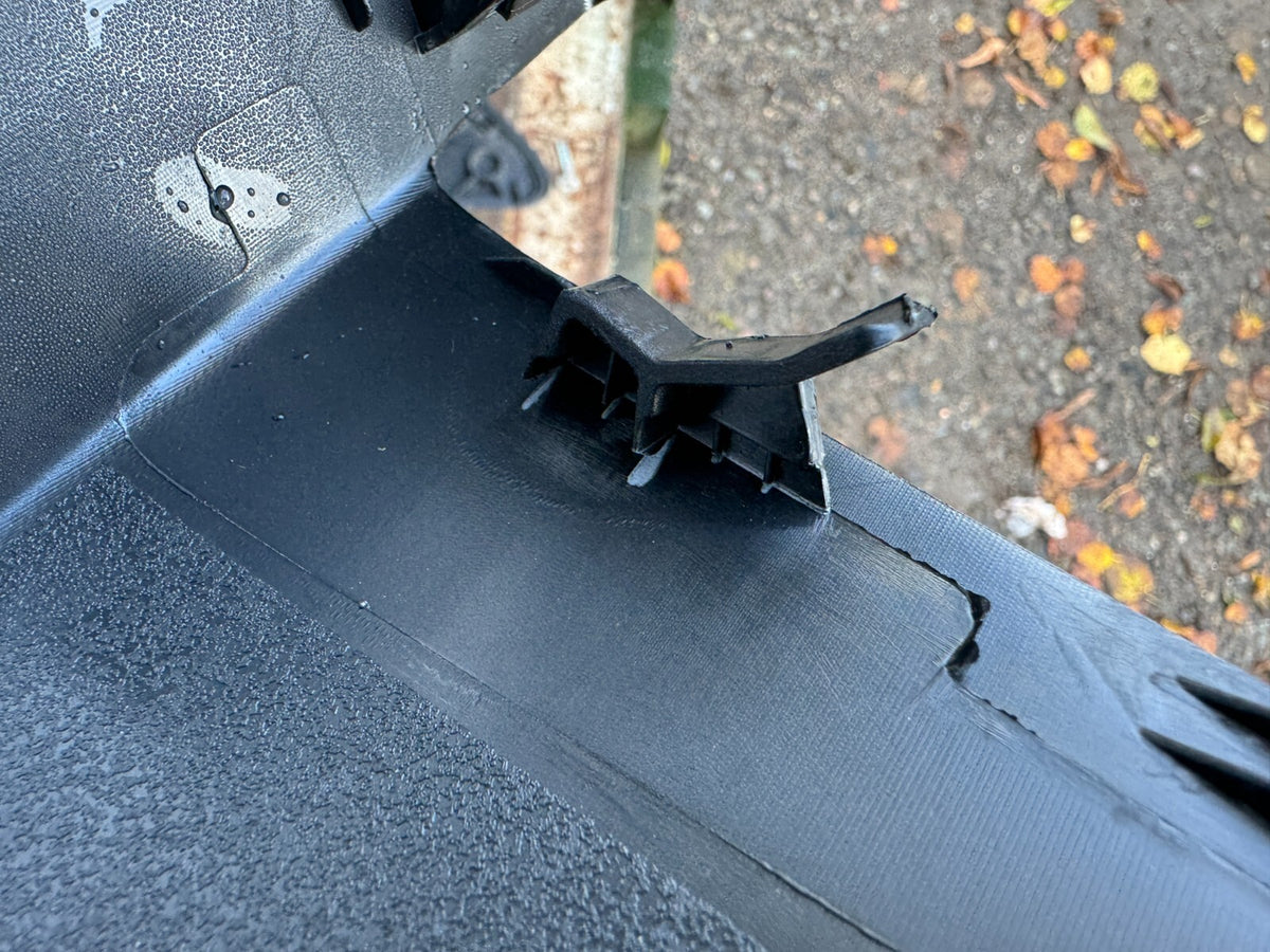 COVER PINTU BAGASI BELAKANG VOLVO ?POLESTAR? ORIGINAL TIDAK DIKETAHUI 80001734