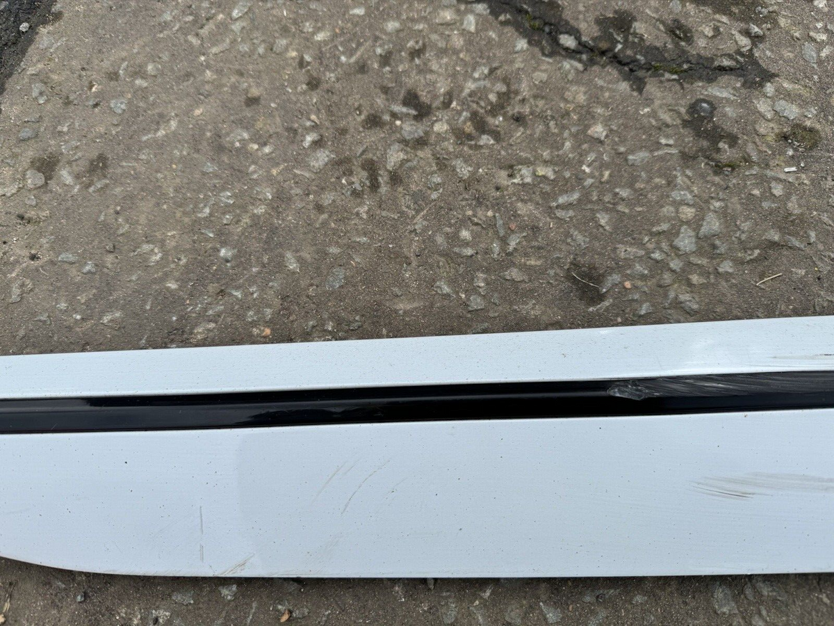 SKODA SUPERB B8 3V Estate Hybrid Kemasan Bawah Pintu Kanan Depan 3V0853294
