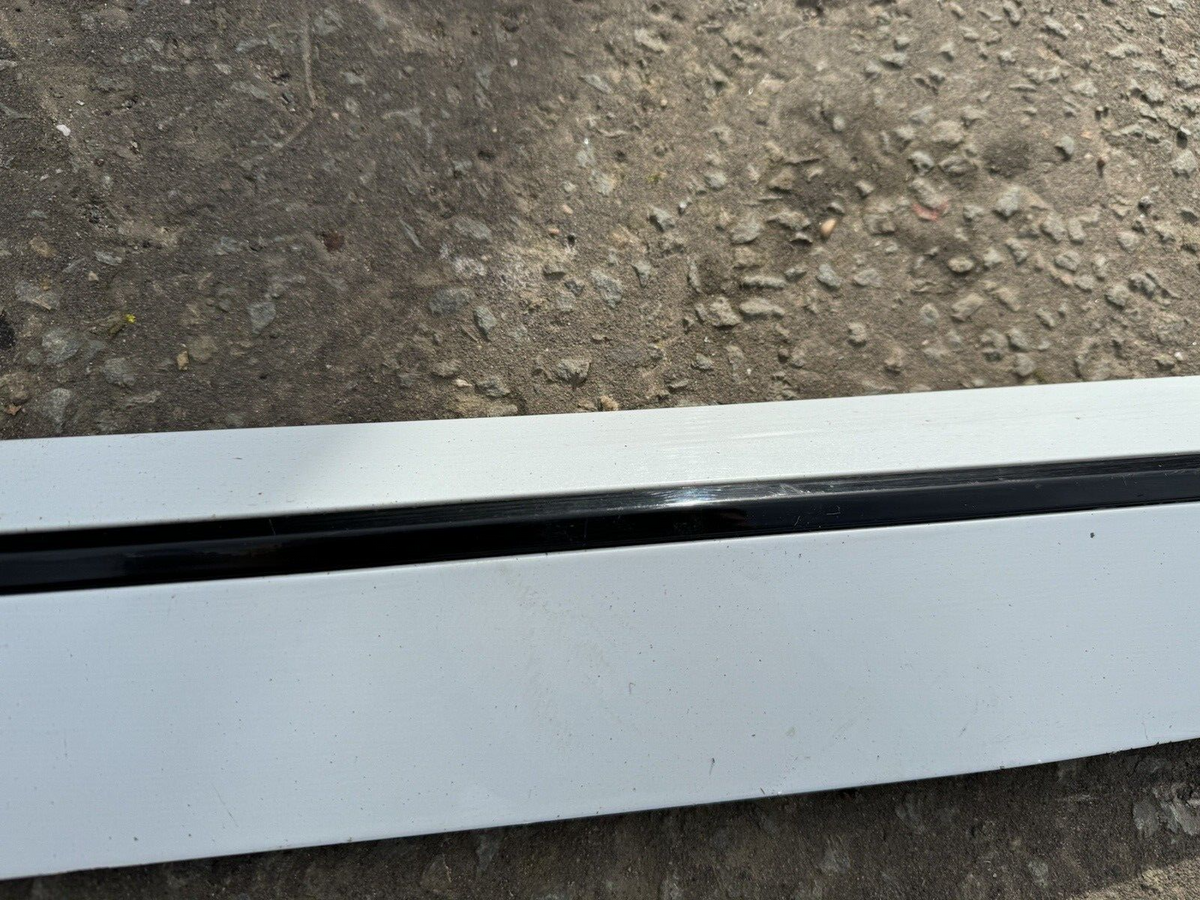 SKODA SUPERB B8 3V Estate Hybrid Kemasan Bawah Pintu Kanan Depan 3V0853294