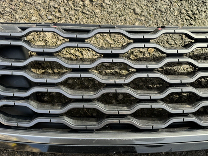 Land Rover Velar 黑色外框水箱護罩 m8a2r708l