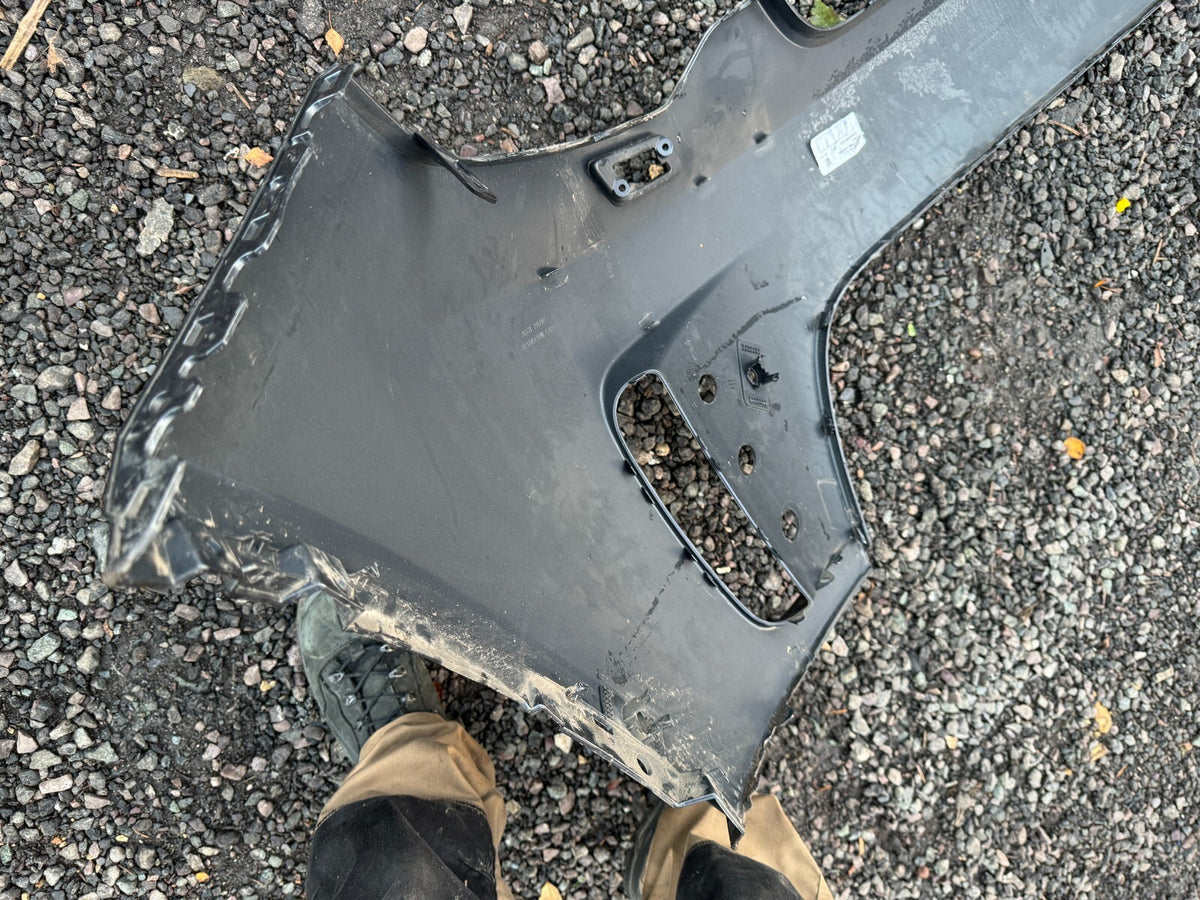 LATE 2023 Land Rover Discovery Dynamic L462 FRONT BUMPER SKIN NO BRACKETS