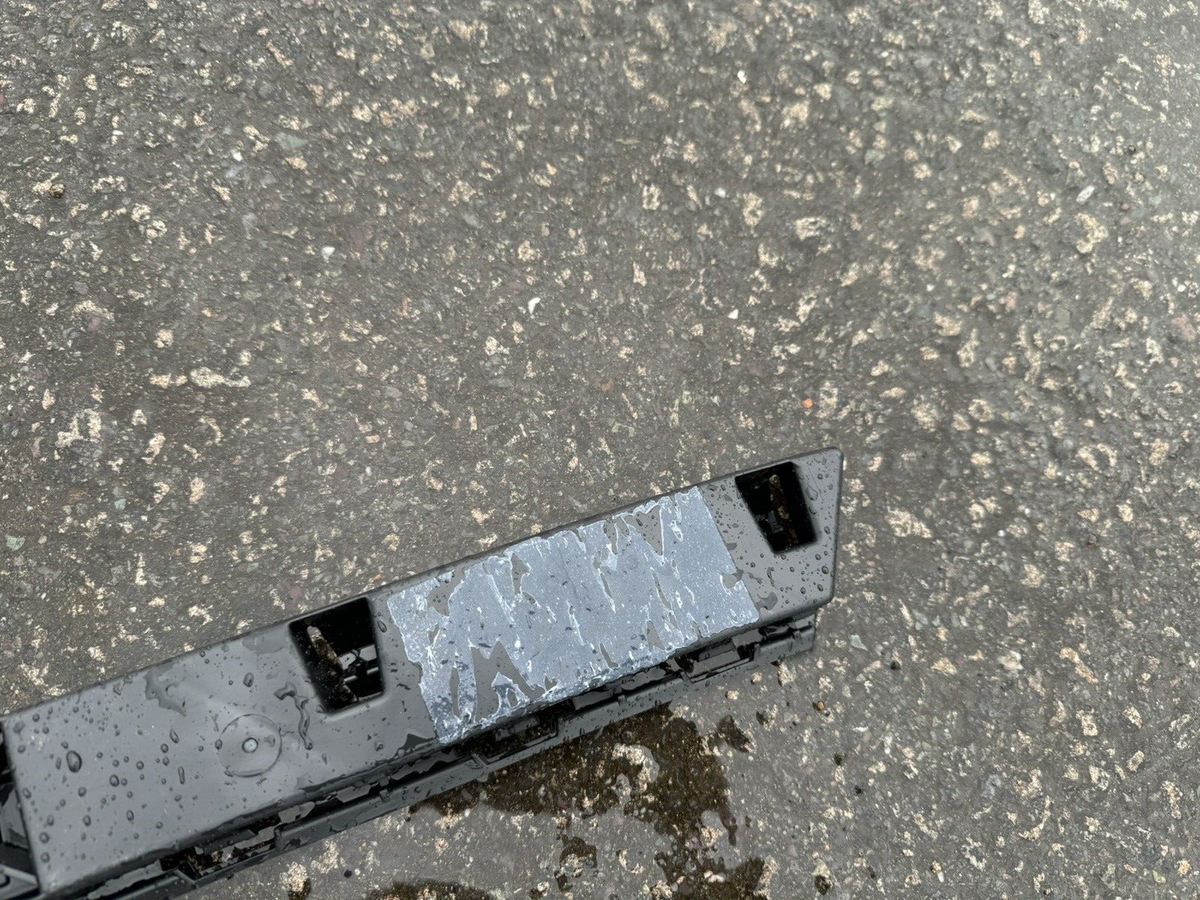 MERCEDES GLA CLASS BRAKET BUMPER BELAKANG 5 Pintu Estate A1568850065
