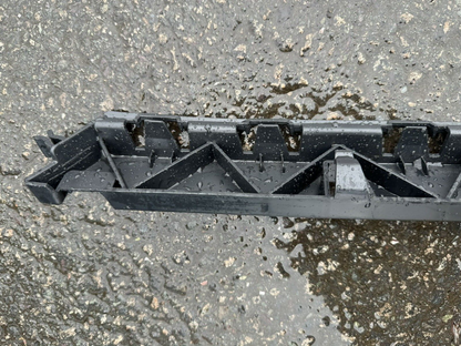 MERCEDES GLA CLASS BRAKET BUMPER BELAKANG 5 Pintu Estate A1568850065
