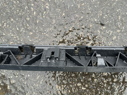 MERCEDES GLA CLASS BRAKET BUMPER BELAKANG 5 Pintu Estate A1568850065