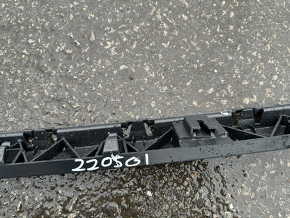 MERCEDES GLA CLASS BRAKET BUMPER BELAKANG 5 Pintu Estate A1568850065
