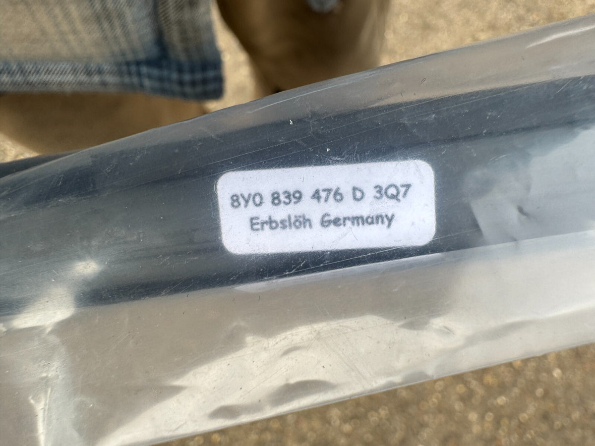 AUDI A3 8Y Karet Pelipit Kaca Pintu Luar Belakang Kanan 8Y0839476D3Q7 BARU ORIGINAL