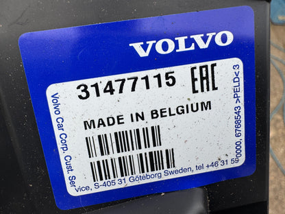 Pát giữa cản sau chính hãng Volvo S90/V90 31477115 2020 trên