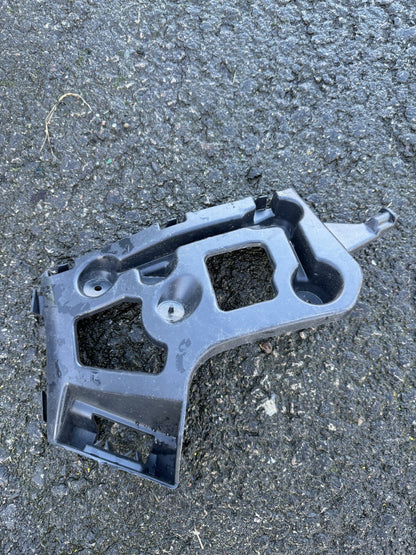 RENAULT CAPTUR MK1 BREKET DUDUKAN BUMPER BELAKANG KANAN DRIVER SIDE 852220257R