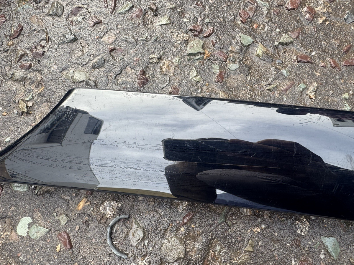 LR RANGE ROVER VELAR L560 Windshield Right Vertical Trim J8A2-025A52-A 2018