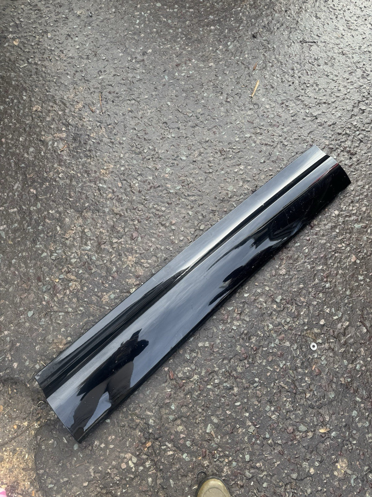 HY3M-21064-A Land Rover Discovery 5 Front Right Door Lower Cladding Mould Trim*