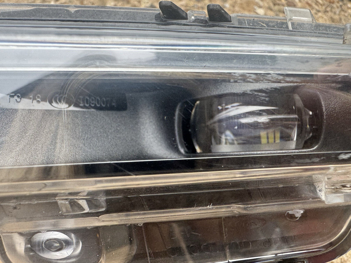 broken lugs LAND ROVER RANGE ROVER EVOQUE L551 Front Left Fog Light K8D2-15201