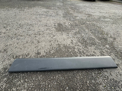 車門防刮條 中 右側 828200148R