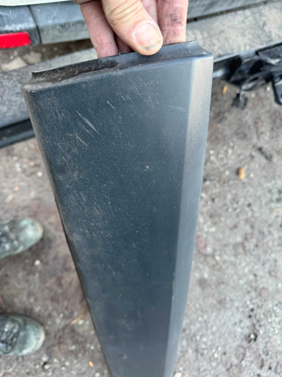 Jaguar F-Pace 2017 Left front door trim molding HK8321065A
