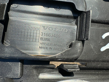 正廠 VOLVO 原廠 OEM 右前保桿飾蓋/格柵 XC90 32345471
