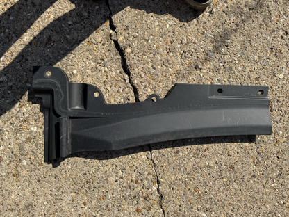 Land Rover Defender LH  wiper trim cover 110 2022 5.0 V8 L663 L8B2-021B57-BE