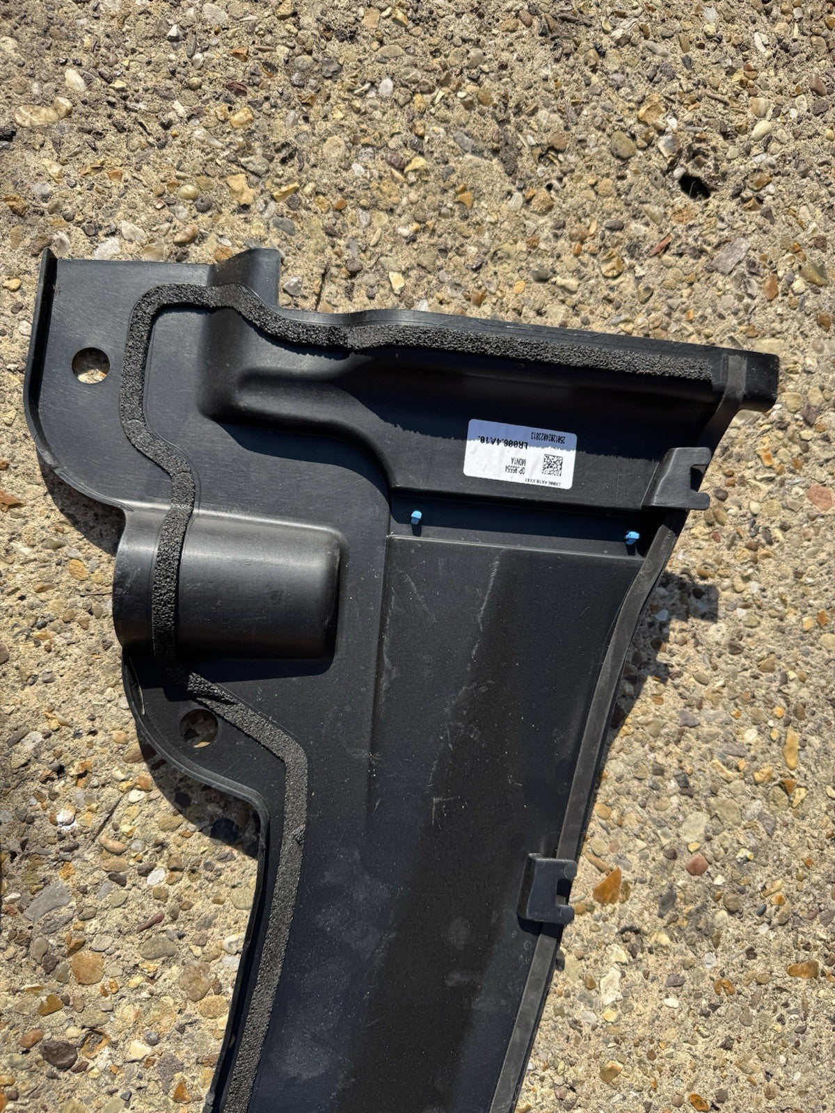 Land Rover Defender LH  wiper trim cover 110 2022 5.0 V8 L663 L8B2-021B57-BE