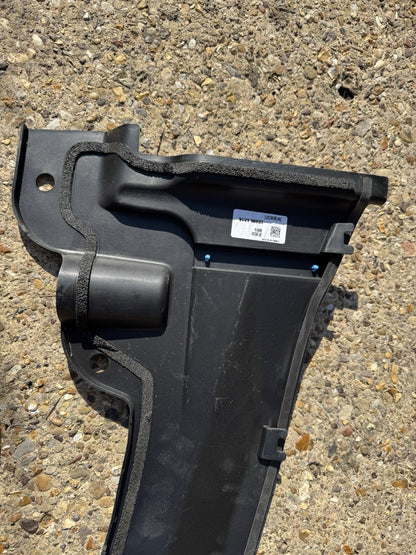 Land Rover Defender LH  wiper trim cover 110 2022 5.0 V8 L663 L8B2-021B57-BE