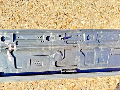 VOLVO XC40 536 Front Right Door Lower Molding 32409185 2.0 28791279