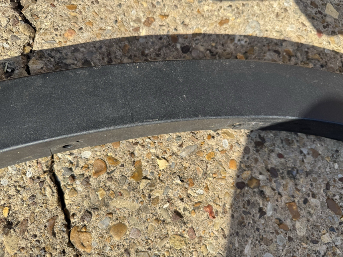 Genuine BMW X5 E70 2006-2010 FRONT RIGHT O/S SIDE WHEEL ARCH TRIM COVE 517771584