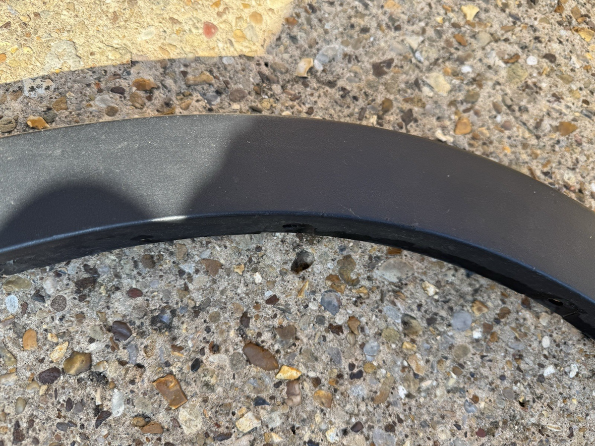 Genuine BMW X5 E70 2006-2010 FRONT RIGHT O/S SIDE WHEEL ARCH TRIM COVE 517771584