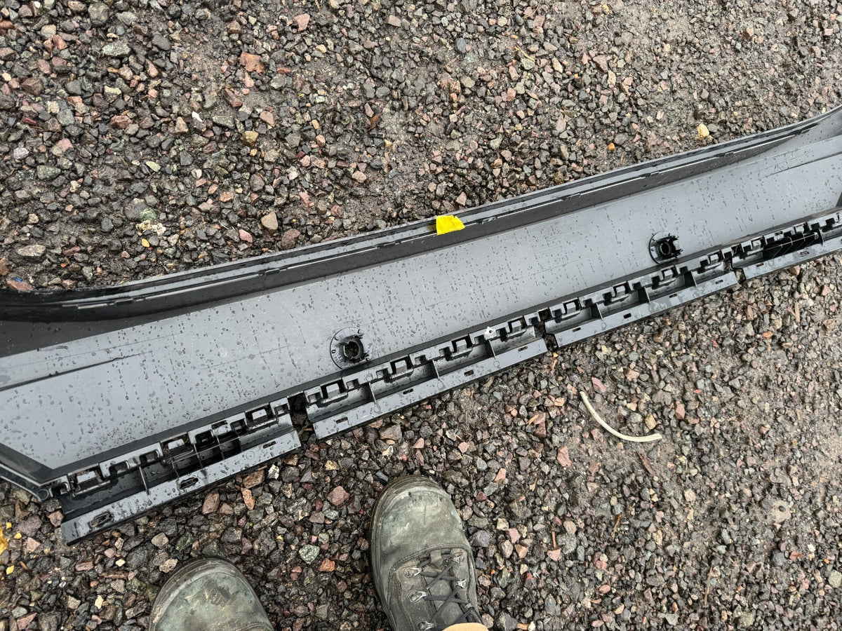 AUDI Q3 SE 83F 2020 ORIGINAL ke atas SUV 5 Pintu BUMPER BELAKANG Atas n/p 83F807511